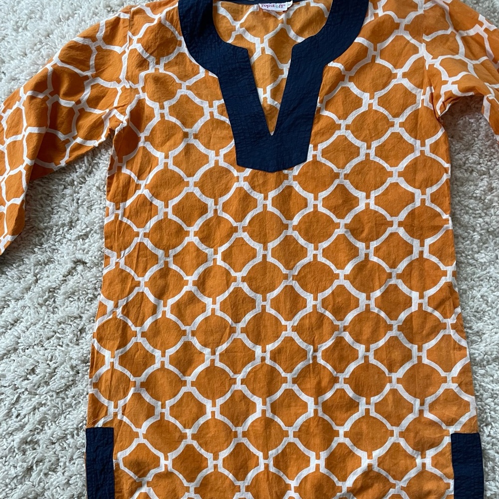 Beach cover-up. Brand-name top it off. Size small. Excellent condition.
